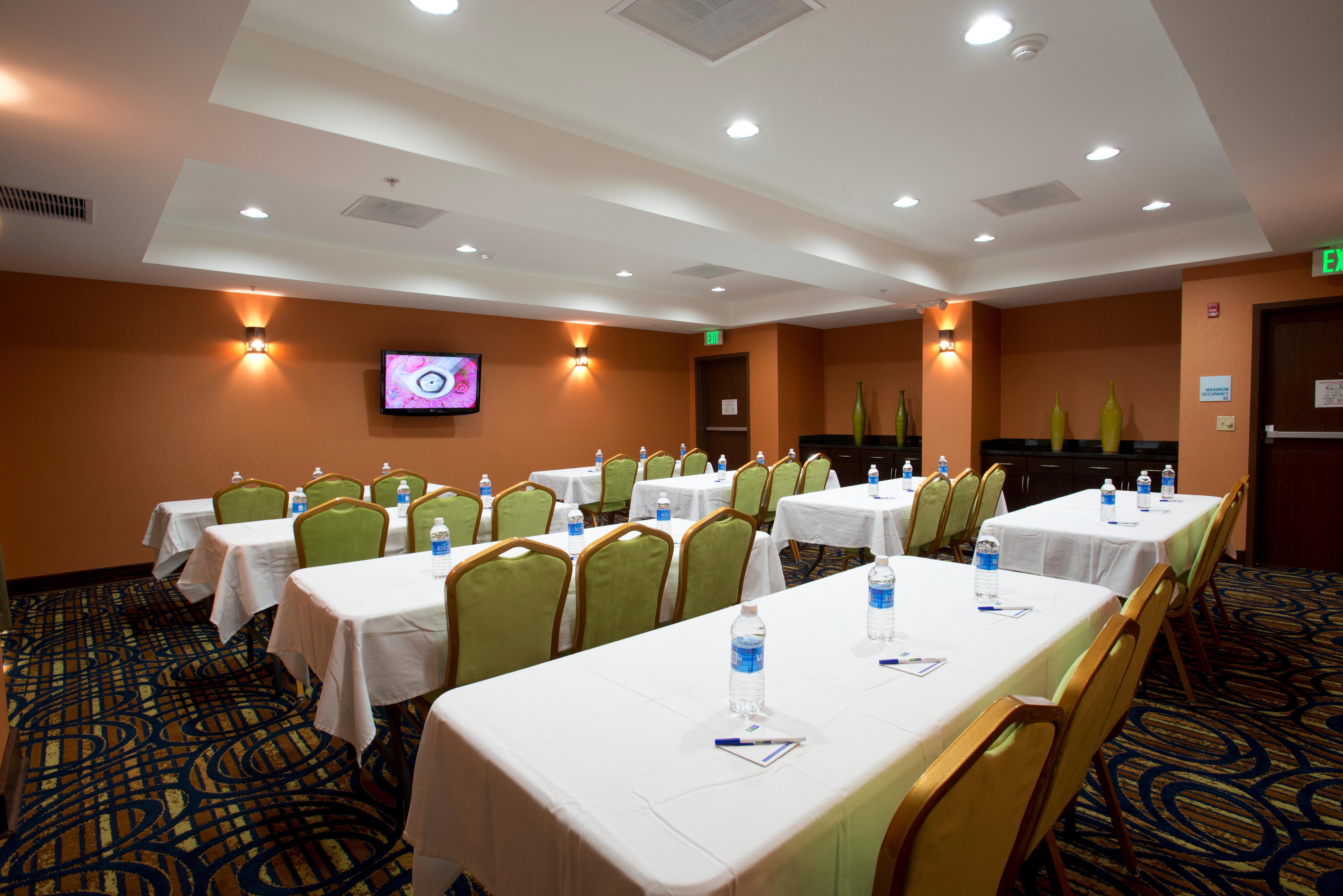 Holiday Inn Express & Suites Morrilton By Ihg Exterior photo
