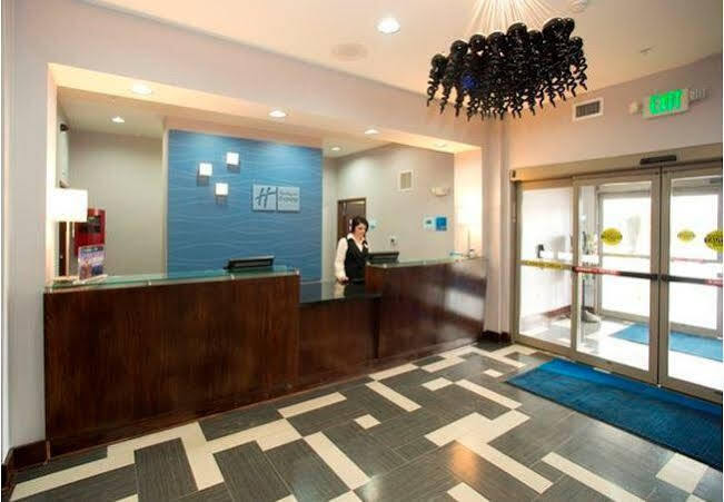 Holiday Inn Express & Suites Morrilton By Ihg Exterior photo